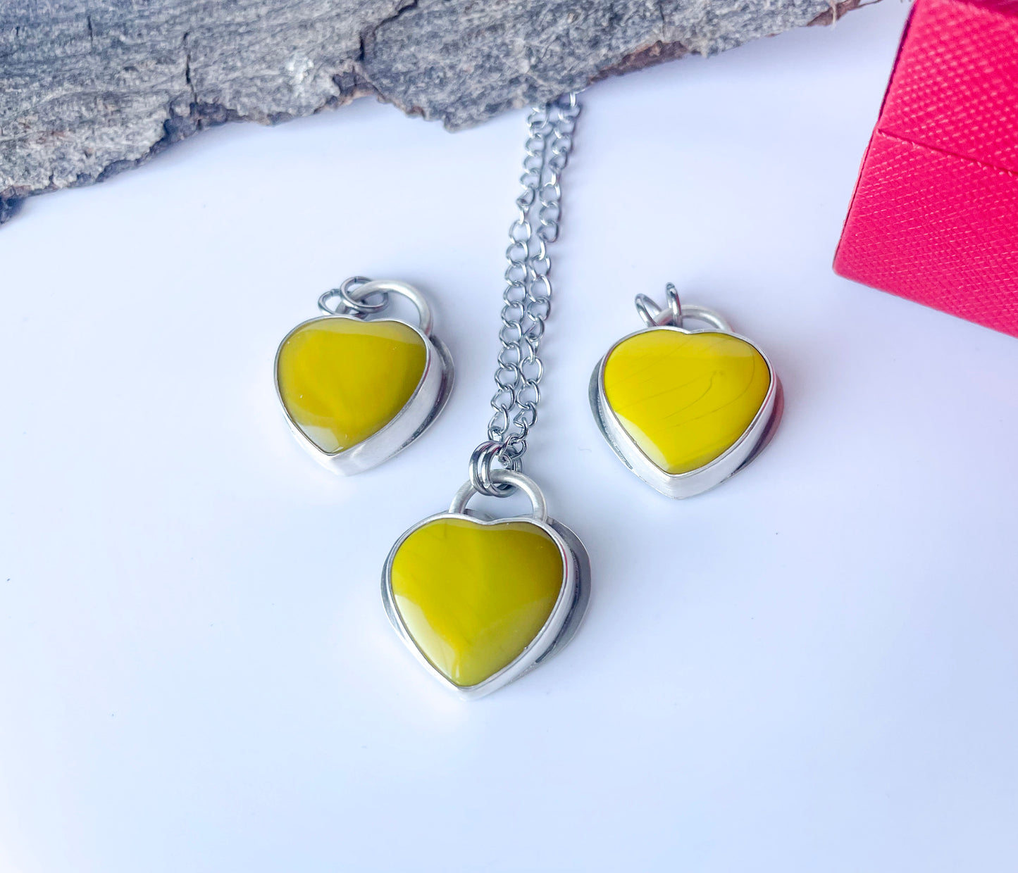 Yellow Rosarita charm pendant necklace