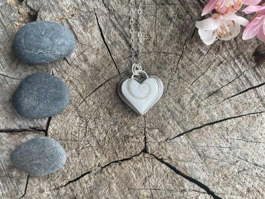 Shiva Shell | Love Note Collection Hearts Pendant Necklace TRUST