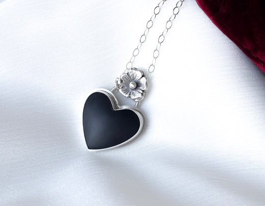Blossom flower heart shaped black jade